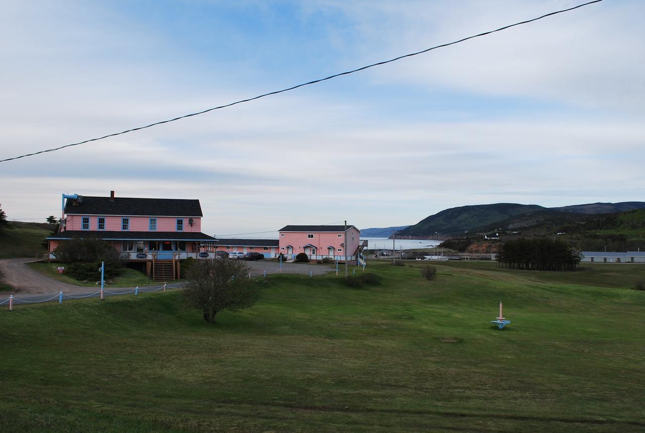 Midtrail Motel Pleasant Bay Exteriér fotografie