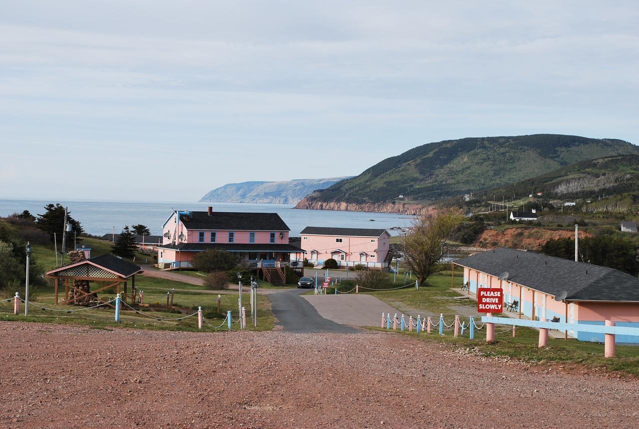 Midtrail Motel Pleasant Bay Exteriér fotografie